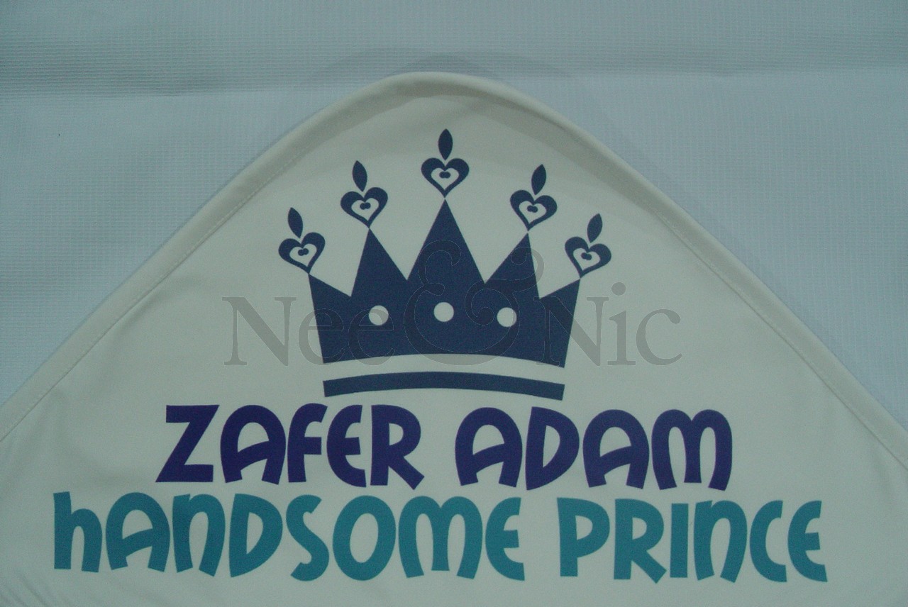 sample4 white with white skiting front